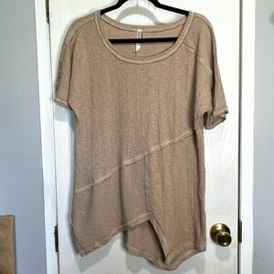 Maria Reno: Medium: NWT Tan Textured Asymmetrical Top